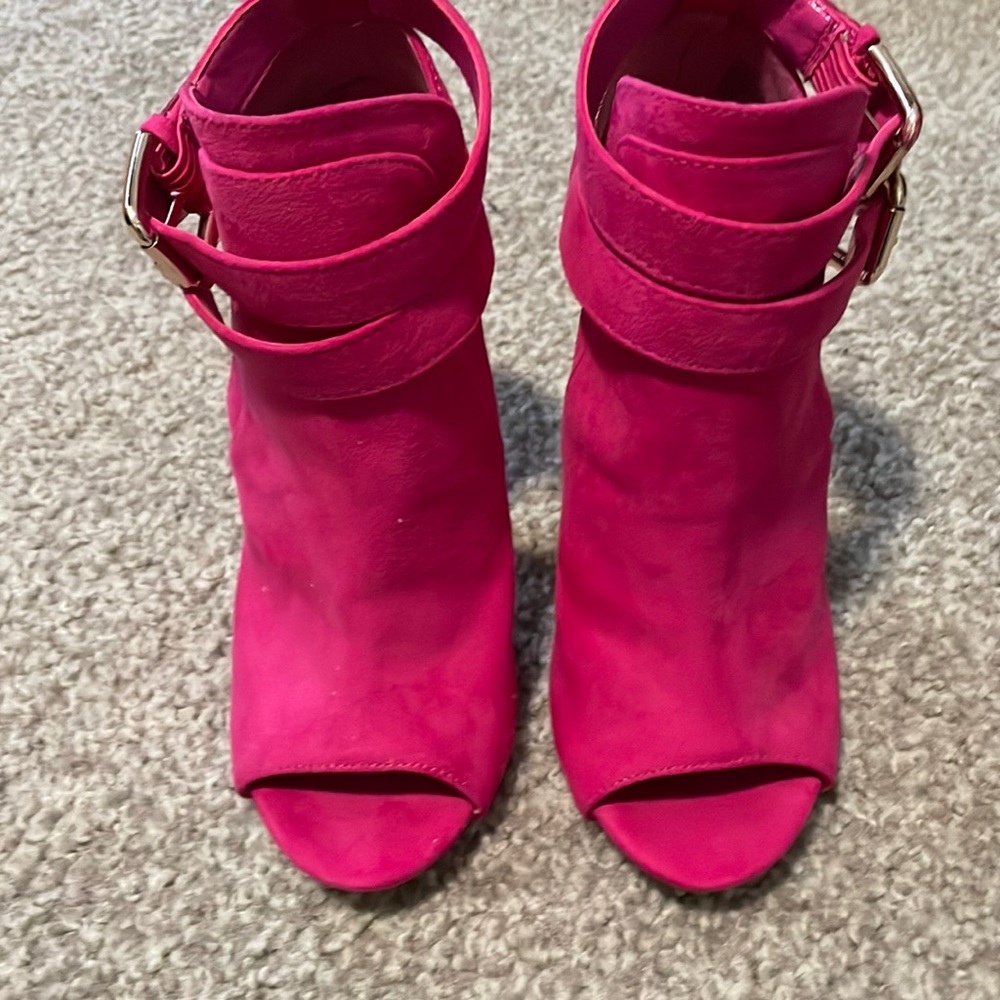 Shoesdazzle Harlyn high heeled, color fuchsia size 5.5